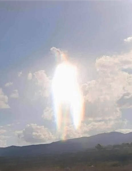A CLOUDY SKY, A STRANGE SHAPE, AND THE MOMENT MY LIFE STARTED TO SHIFT