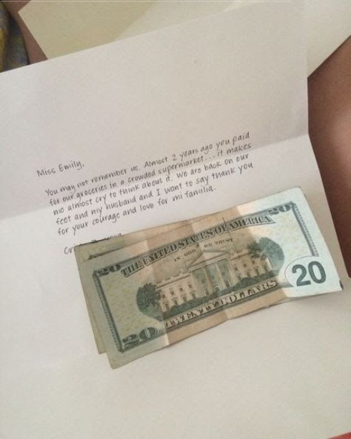 TWO YEARS AGO, I PAID FOR A FAMILY’S GROCERIES—TODAY, I GOT SOMETHING IN THE MAIL THAT CHANGED EVERYTHING