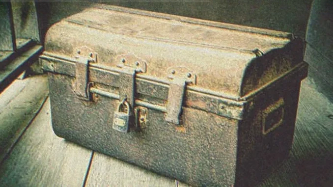 Grandmother Excludes Youngest Grandson from Inheritance, Leaving Him Only a Dusty Chest