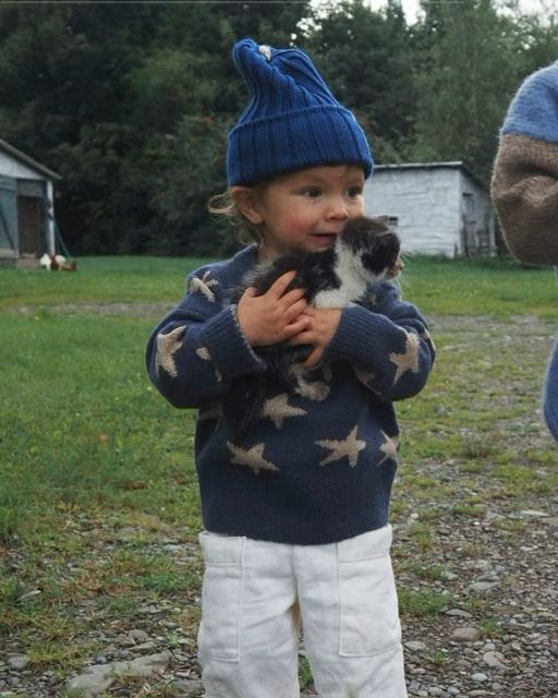 My Toddler Found a Kitten on the Farm—and What Was Tied Around Its Neck Changed Everything