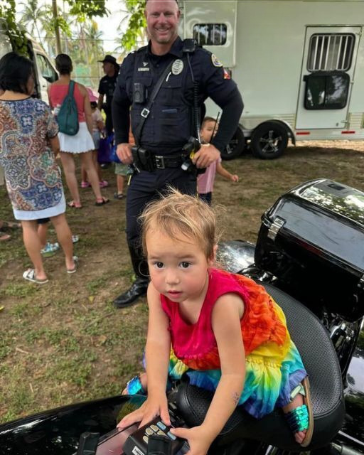 SHE CLIMBED ONTO THE POLICE MOTORCYCLE LIKE IT WAS A GAME — BUT SHE WAS NEVER SUPPOSED TO BE THERE