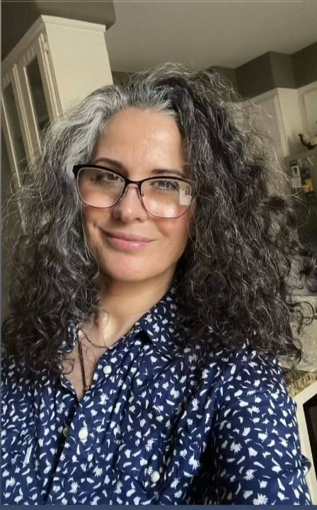 SOMEONE CALLED ME “GRANNY” AT WORK—AND IT MADE ME QUESTION EVERYTHING