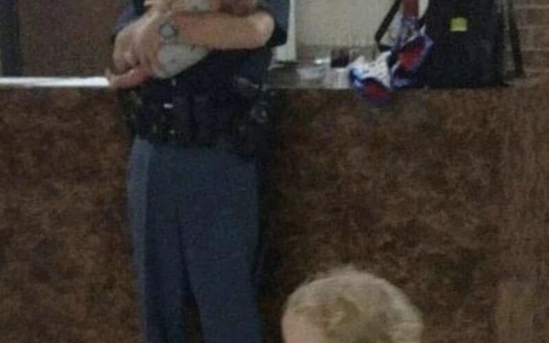 Alabama State Trooper Goes Above and Beyond for Stranded Family on Highway — His Acts of Kindness Will Restore Your Faith in Humanity