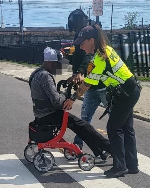 The Officer Was Just Directing Traffic—Until She Saw Him Struggling at the Crosswalk