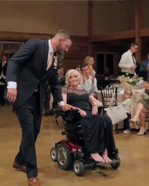 HE DANCED WITH MY MOM AT THE WEDDING—AND THEN SHE TOLD HIM SOMETHING NONE OF US KNEW